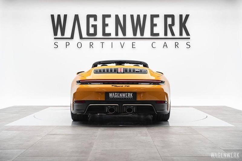 Neu Porsche 992 541 PS (397 kW) 2025 Gelb Cabrio