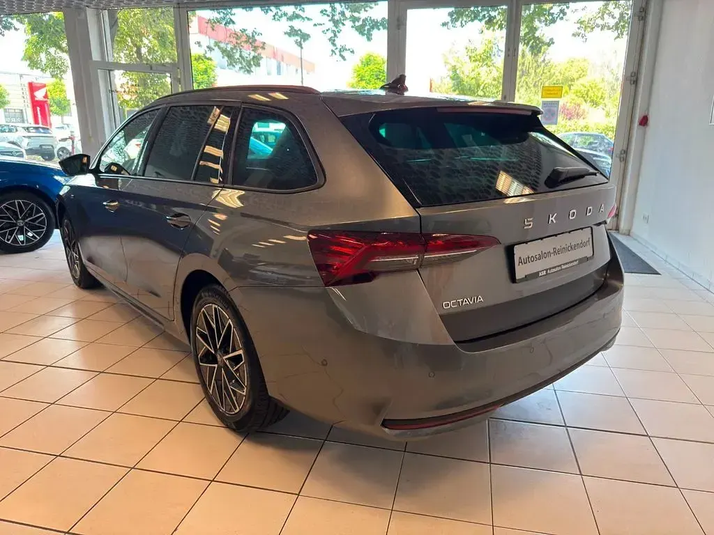 Gebraucht Skoda Octavia Tour 150 PS (110 kW) 2025 Grau Kombi