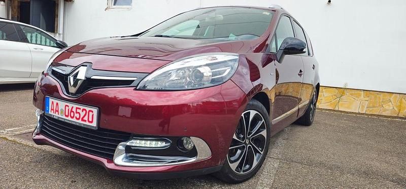 Rot Gebraucht 2015 Renault Scénic III Bose Edition Van / Kleinbus | 6.900 € (Fairer Preis) - Bild 1/4