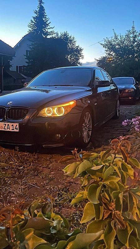 Schwarz Gebraucht 2005 BMW 530 Limousine | 4.300 € - Bild 1/4