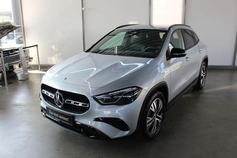 Gebraucht Mercedes GLA200 Progressive 163 PS (119 kW) 2025 Silber , metalliclack hightechsilber SUV
