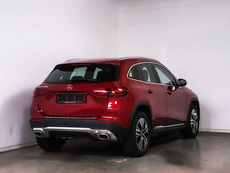 Gebraucht Mercedes GLA200 Progressive 163 PS (119 kW) 2023 Rot SUV