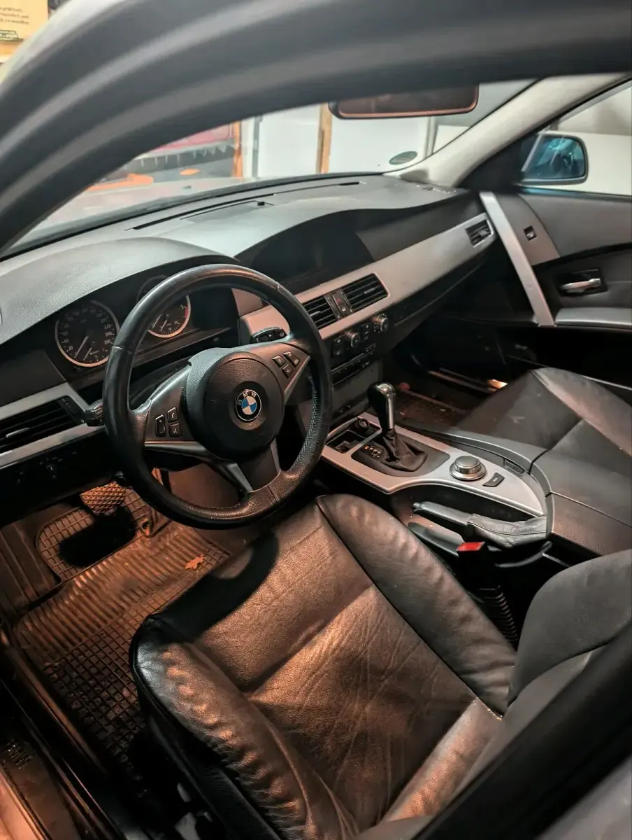 Gebraucht BMW 530 231 PS (169 kW) 2006 Grau Kombi