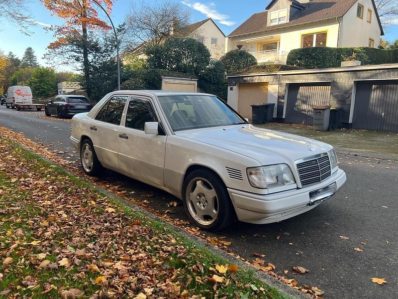 Second-hand Mercedes E250 113 CP (83 kW) 1997 Alb Berlinǎ
