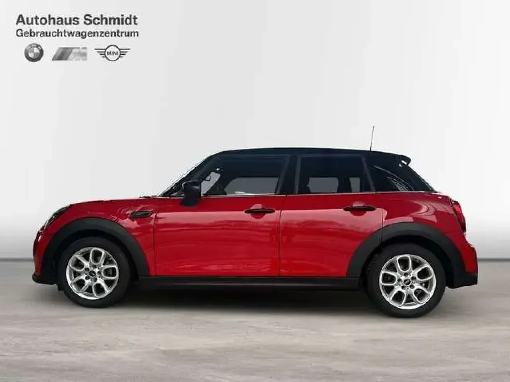 Gebraucht Mini Cooper 136 PS (100 kW) 2024 Chili red Kleinwagen