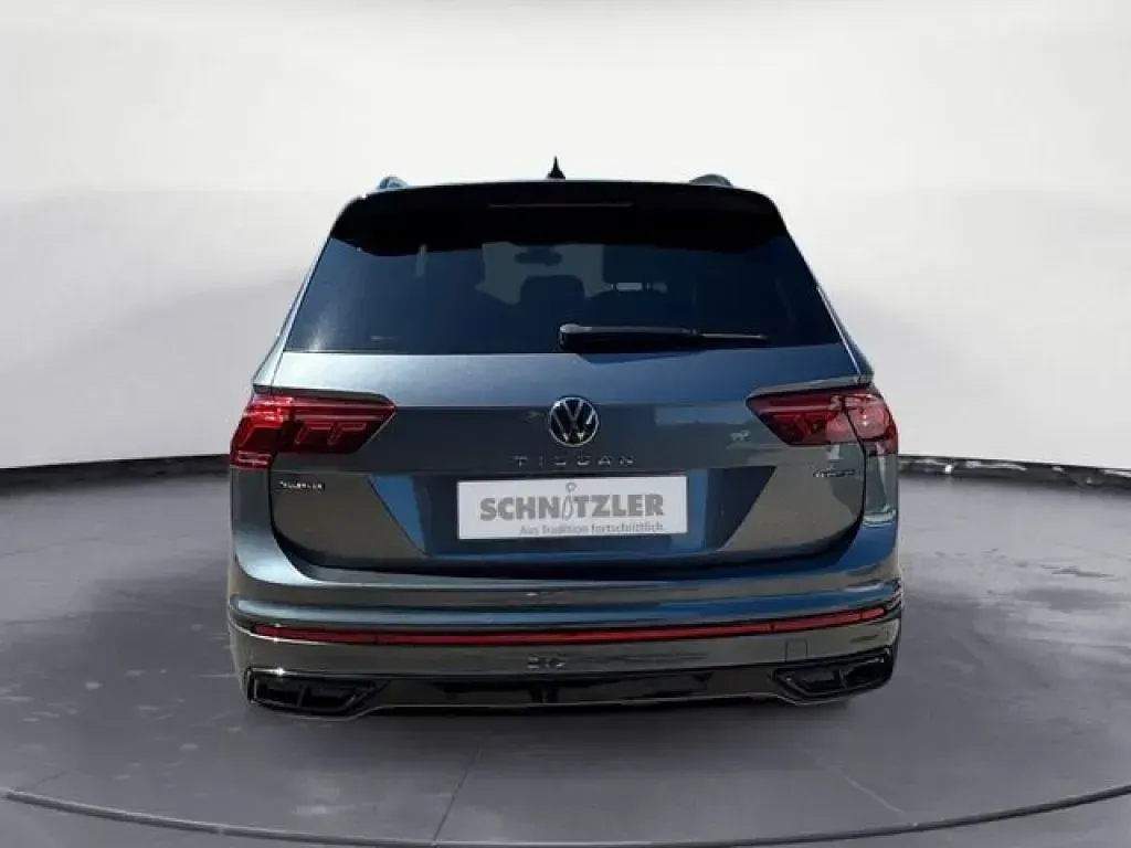 Gebraucht VW Tiguan Allspace R-line 200 PS (147 kW) 2023 Grau SUV