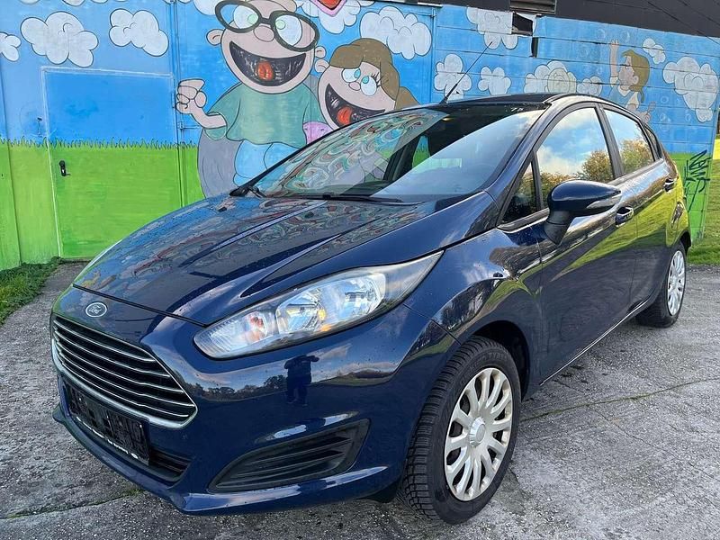 Gebraucht Ford Fiesta Trend 80 PS (58 kW) 2014 Blau Kleinwagen
