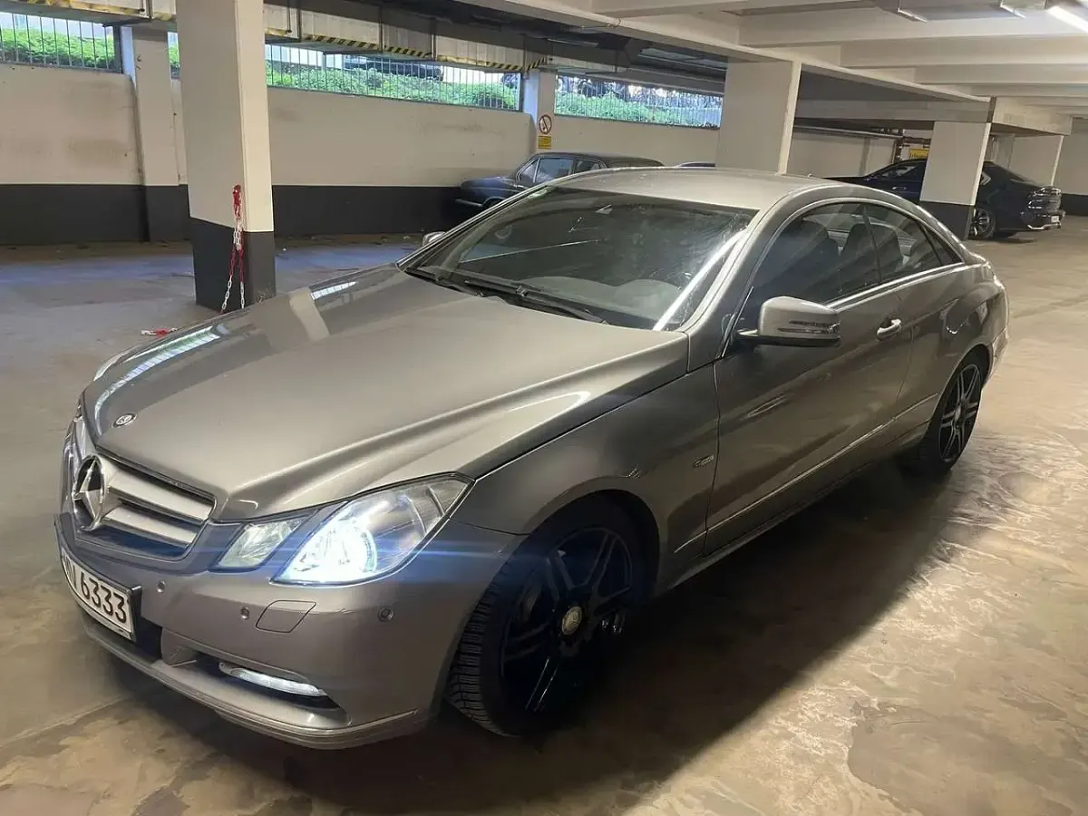 Gebraucht Mercedes E220 AMG 170 PS (125 kW) 2011 Coupé