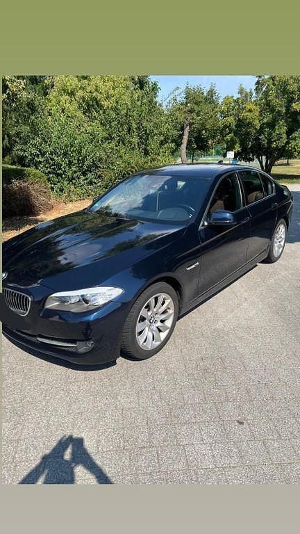 Gebraucht BMW 528 Sport Line 258 PS (189 kW) 2010 Blau Limousine