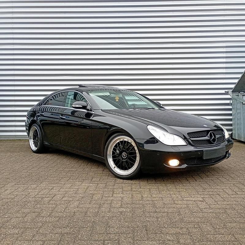 Schwarz Gebraucht 2006 Mercedes CLS350 Limousine | 7.295 € - Bild 1/4