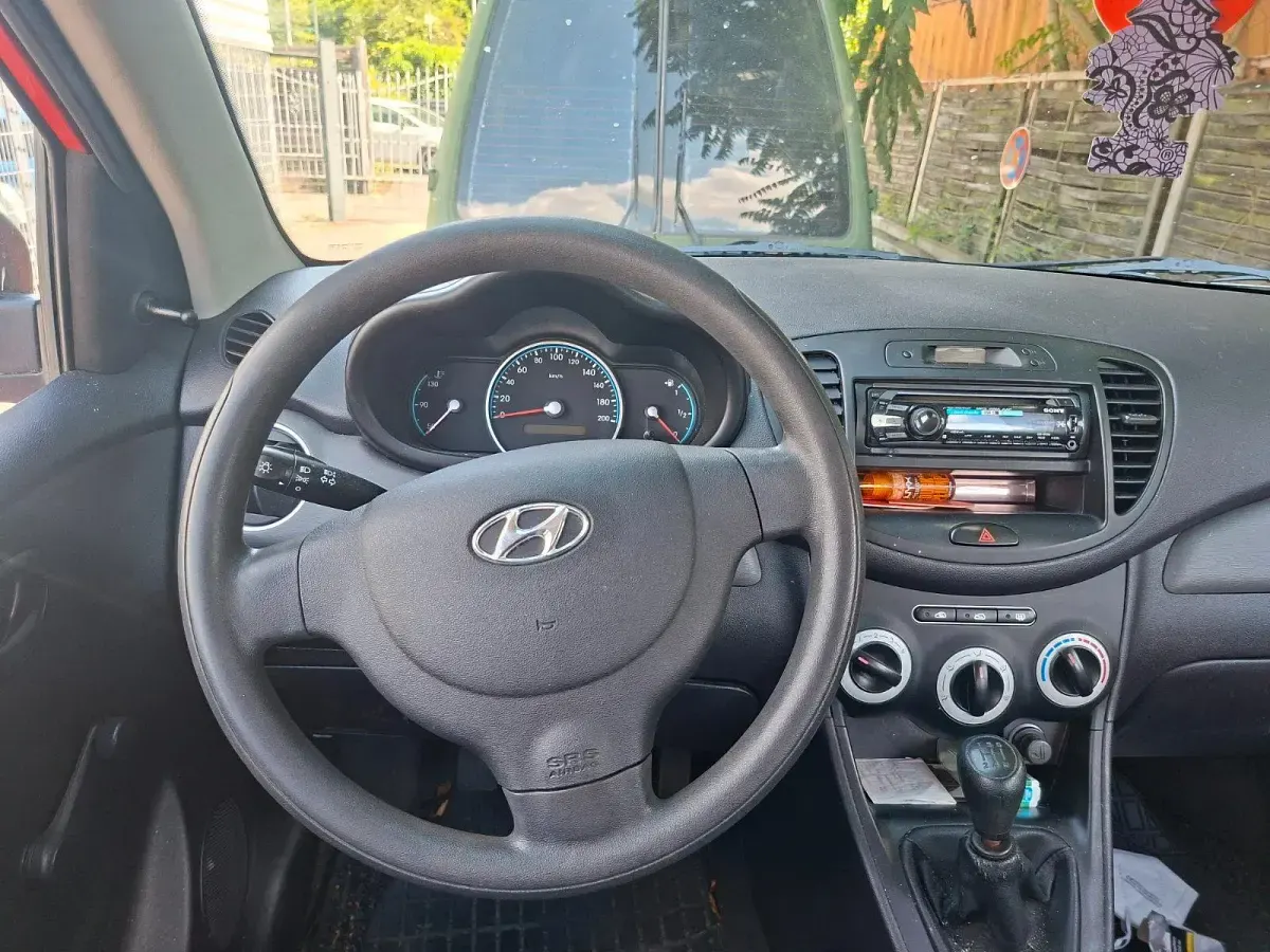 Gebraucht Hyundai i10 67 PS (49 kW) 2010 Rot Kleinwagen