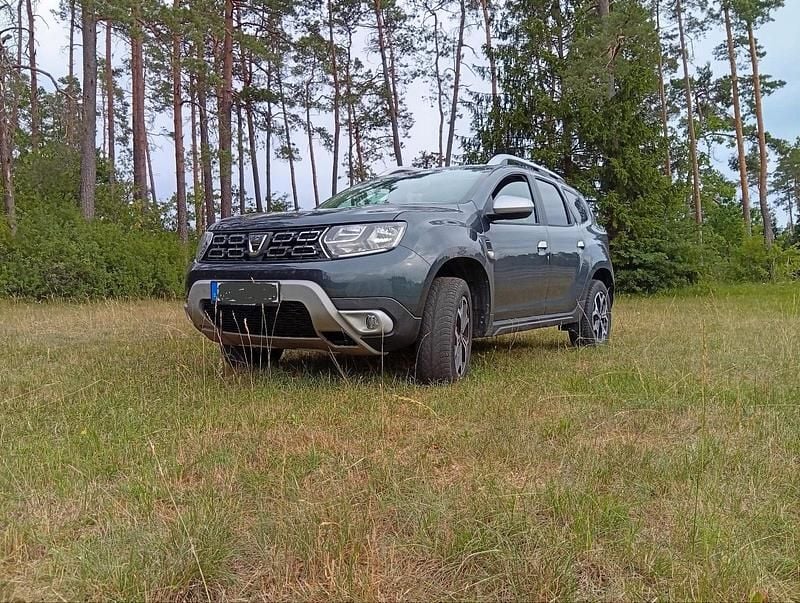 Grau Gebraucht 2018 Dacia Duster SUV | 13.500 € (Fairer Preis) - Bild 1/4