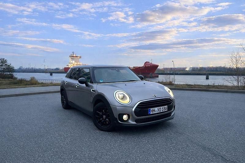 Silber Gebraucht 2019 Mini Cooper Clubman Essential Kombi | 16.900 € (Guter Preis) - Bild 1/4