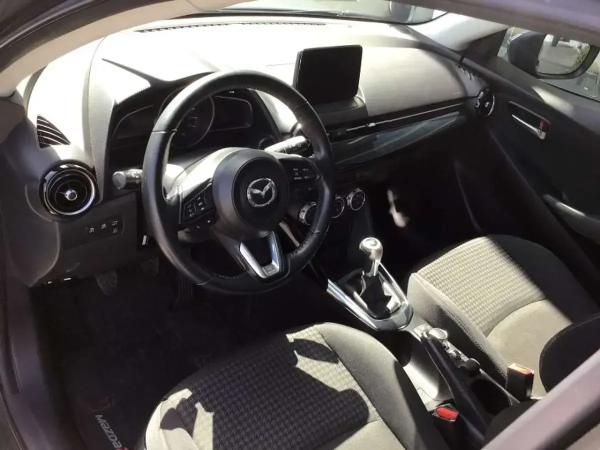 Gebraucht Mazda 2 Kizoku 90 PS (66 kW) 2018 Matrixgrau metallic Kleinwagen