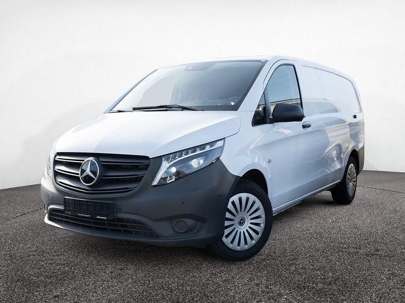 Gebraucht Mercedes Vito 190 PS (139 kW) 2023 Weiß Van
