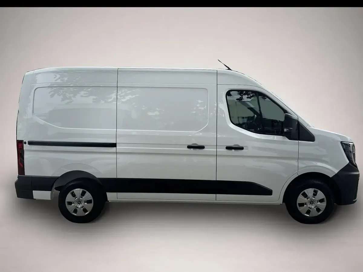 Neu Renault Master 131 PS (96 kW) 2025 Manufacturer Van / Kleinbus