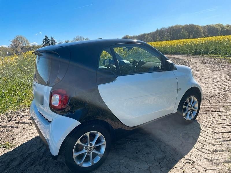 Gebraucht Smart ForTwo Coupé 71 PS (52 kW) 2018 Weiß Coupé