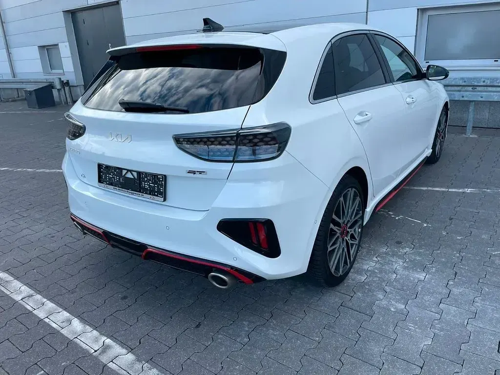Gebraucht Kia Ceed GT GT 204 PS (150 kW) 2024 Weiß Limousine