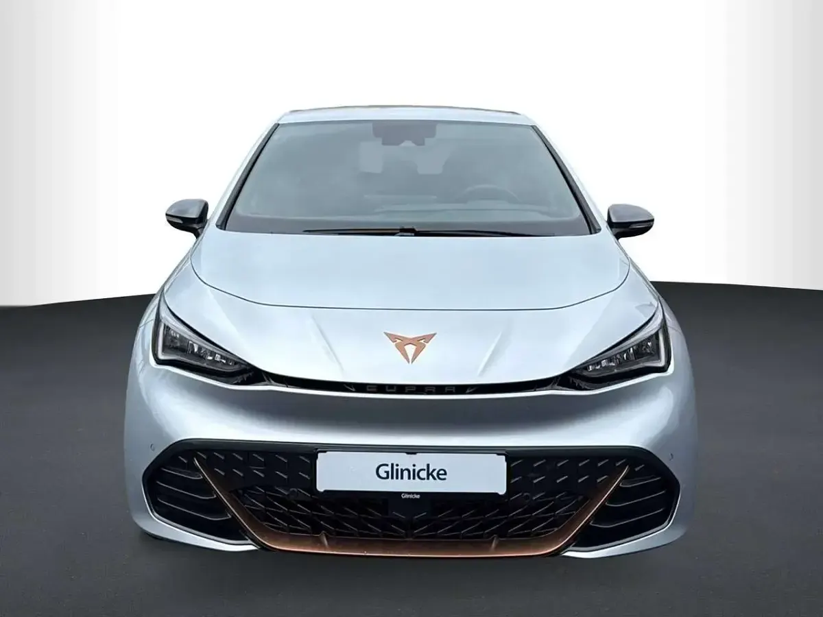 Używany Cupra Born 169 kW (231 KM) 2025 Srebrny Hatchback