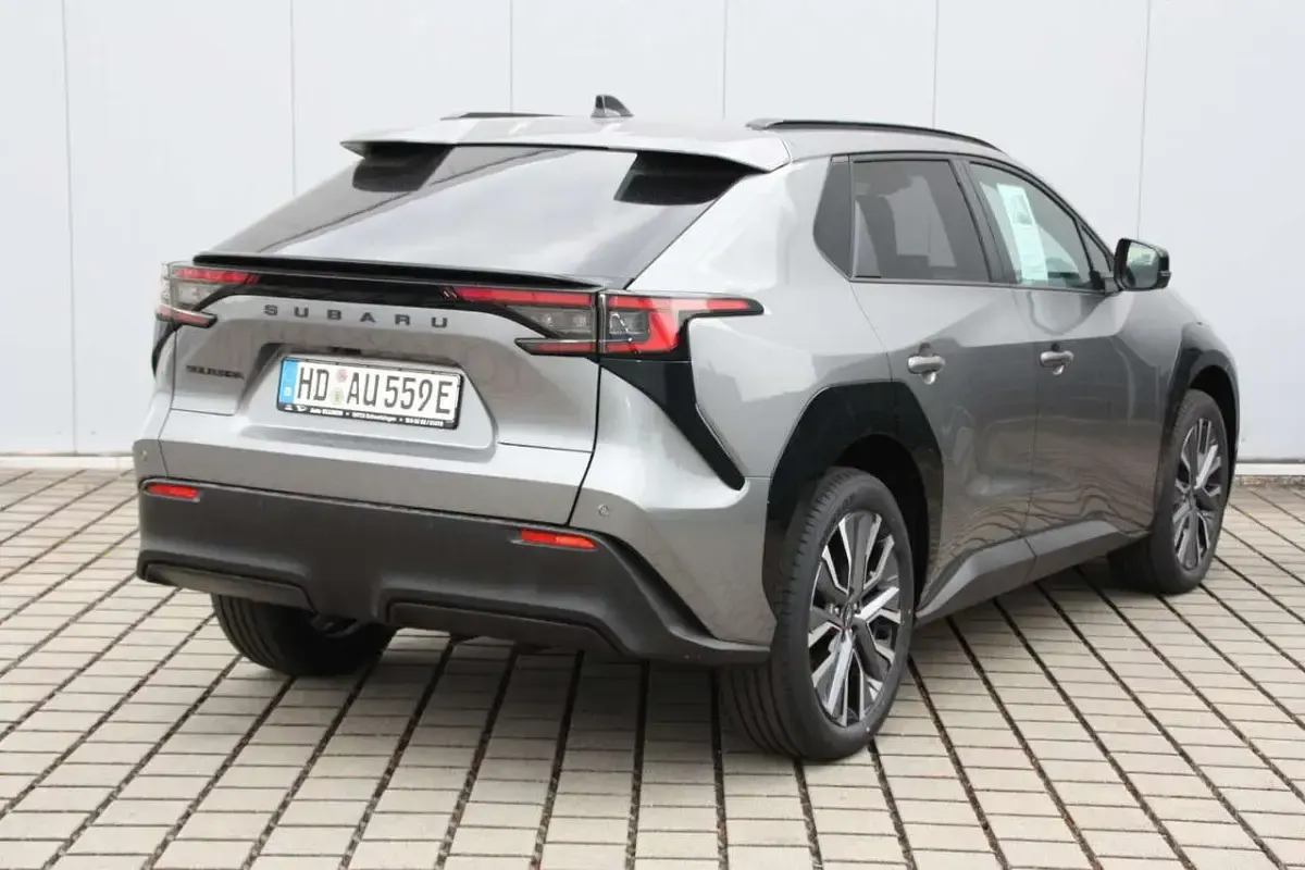 Neu Subaru Solterra Comfort 252 kW (343 PS) 2026 Grau SUV