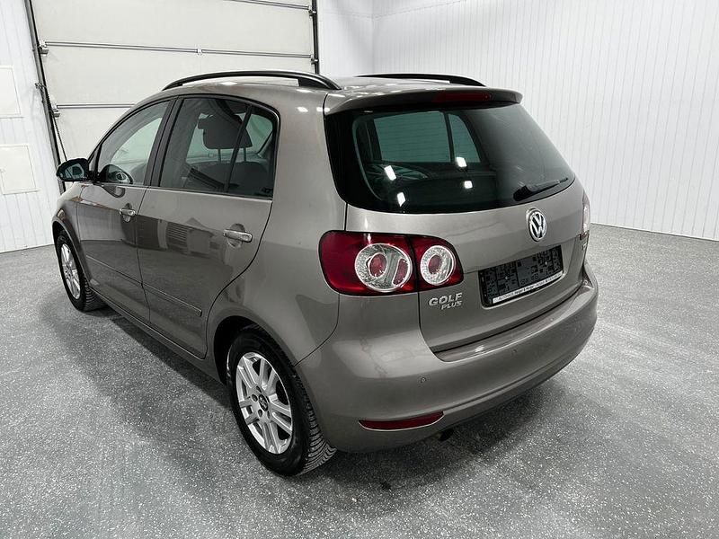 Gebraucht VW Golf VII Match 105 PS (77 kW) 2012 Braun Limousine