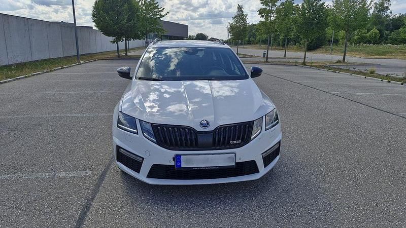 Weiß Gebraucht 2017 Skoda Octavia RS Kombi | 14.800 € (Fairer Preis) - Bild 1/4