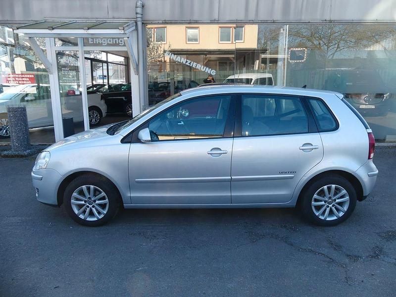 Silber Gebraucht 2009 VW Polo United Limousine | 5.990 € (Teuer) - Bild 1/4
