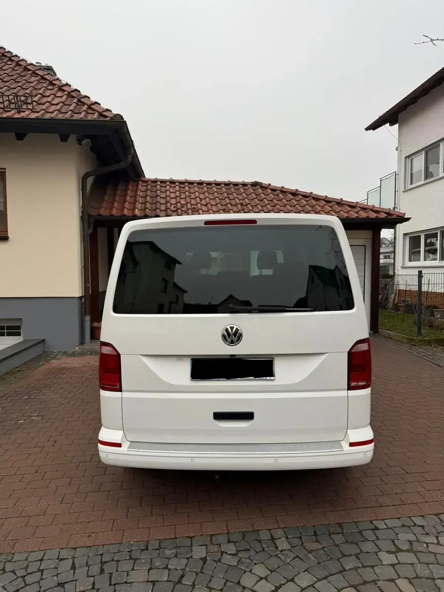 Gebraucht VW Multivan Trendline 150 PS (110 kW) 2019 Weiß Van / Kleinbus