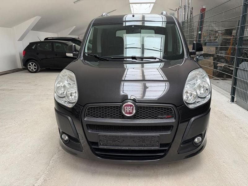 Schwarz Gebraucht 2013 Fiat Doblò Easy Van / Kleinbus | 5.300 € (Fairer Preis) - Bild 1/4