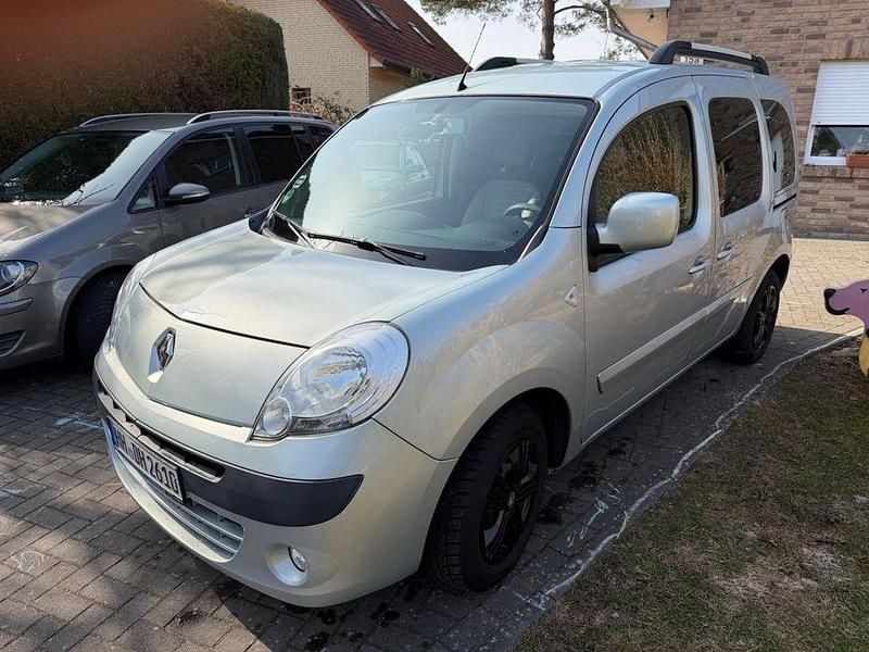Gebraucht Renault Kangoo Luxe 106 PS (77 kW) 2012 Silber Van / Kleinbus