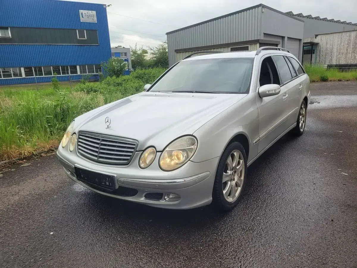 Gebraucht Mercedes E200 Elegance 163 PS (119 kW) 2003 Silber Kombi