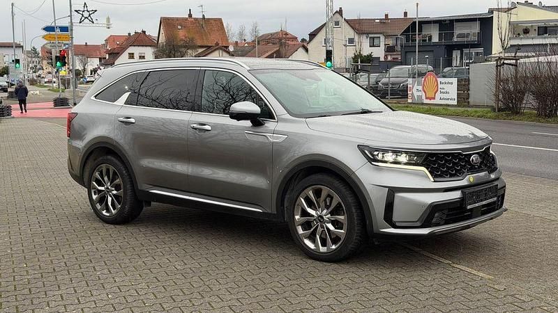 Grau Gebraucht 2021 Kia Sorento Platinum SUV | 28.950 € (Fairer Preis) - Bild 1/4