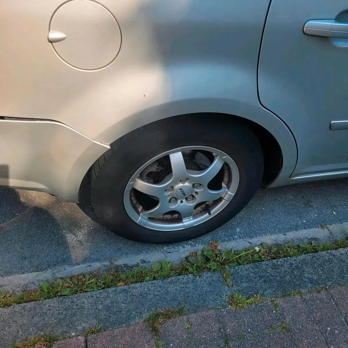 Gebraucht Ford C-MAX 90 PS (66 kW) 2010 Silber Van / Kleinbus