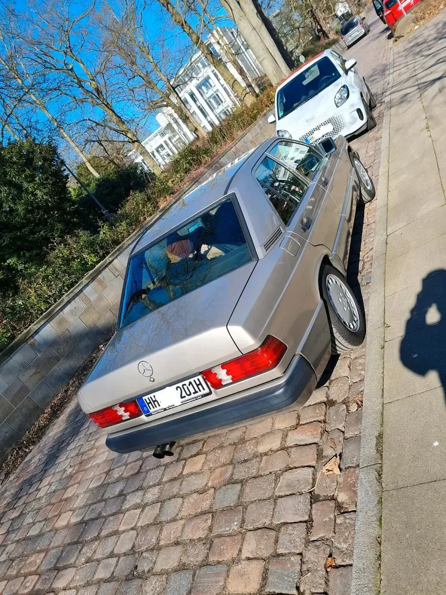 Gebraucht Mercedes 190 204 PS (150 kW) 1991 Silber Limousine