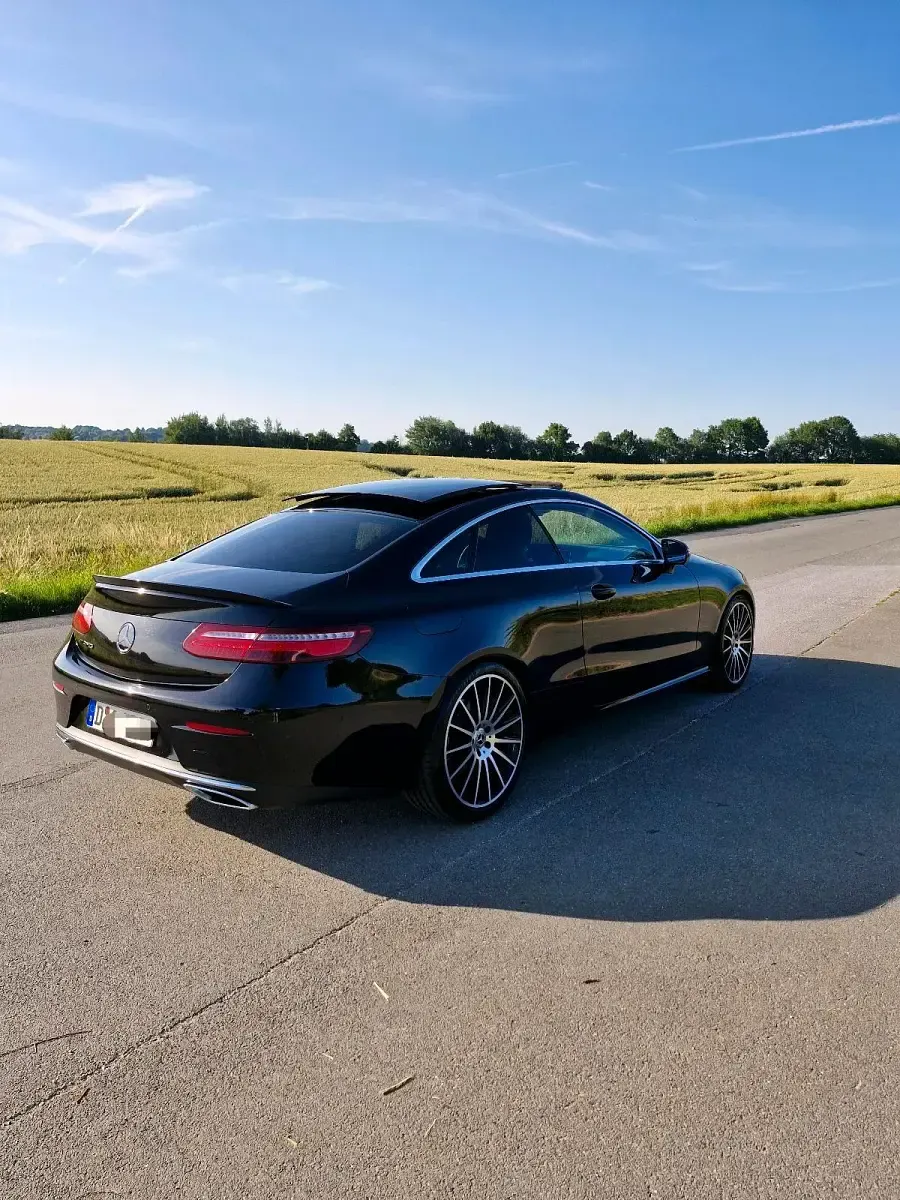 Gebraucht Mercedes E350 AMG 258 PS (189 kW) 2018 Schwarz Coupé