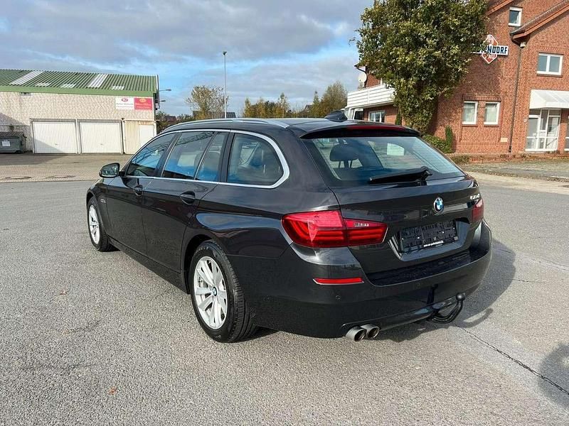 Gebraucht BMW 518 150 PS (110 kW) 2016 Sophistograu Kombi