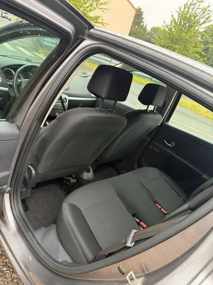 Gebraucht Renault Clio III 100 PS (73 kW) 2012 Grau Kleinwagen