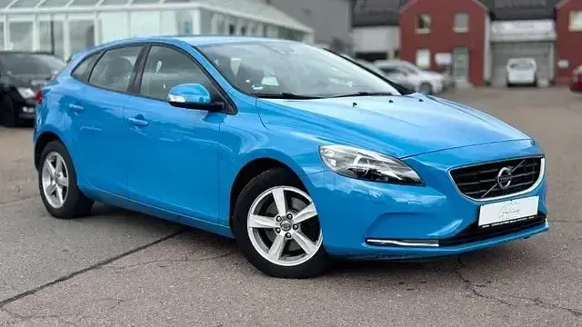 Gebraucht Volvo V40 You! 120 PS (88 kW) 2013 Blau Limousine