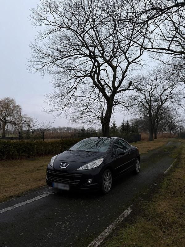 Gebraucht Peugeot 207 120 PS (88 kW) 2012 Schwarz Cabrio
