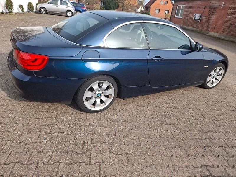 Gebraucht BMW 325 Cabriolet Exclusive 204 PS (150 kW) 2012 Blau Cabrio