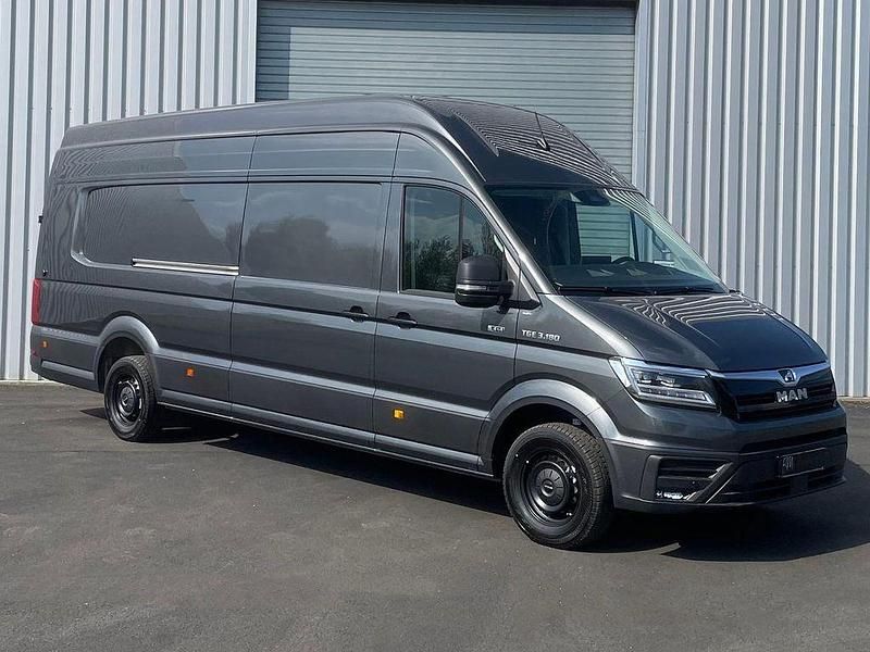 Neu MAN TGE 177 PS (130 kW) 2026 Grau Van