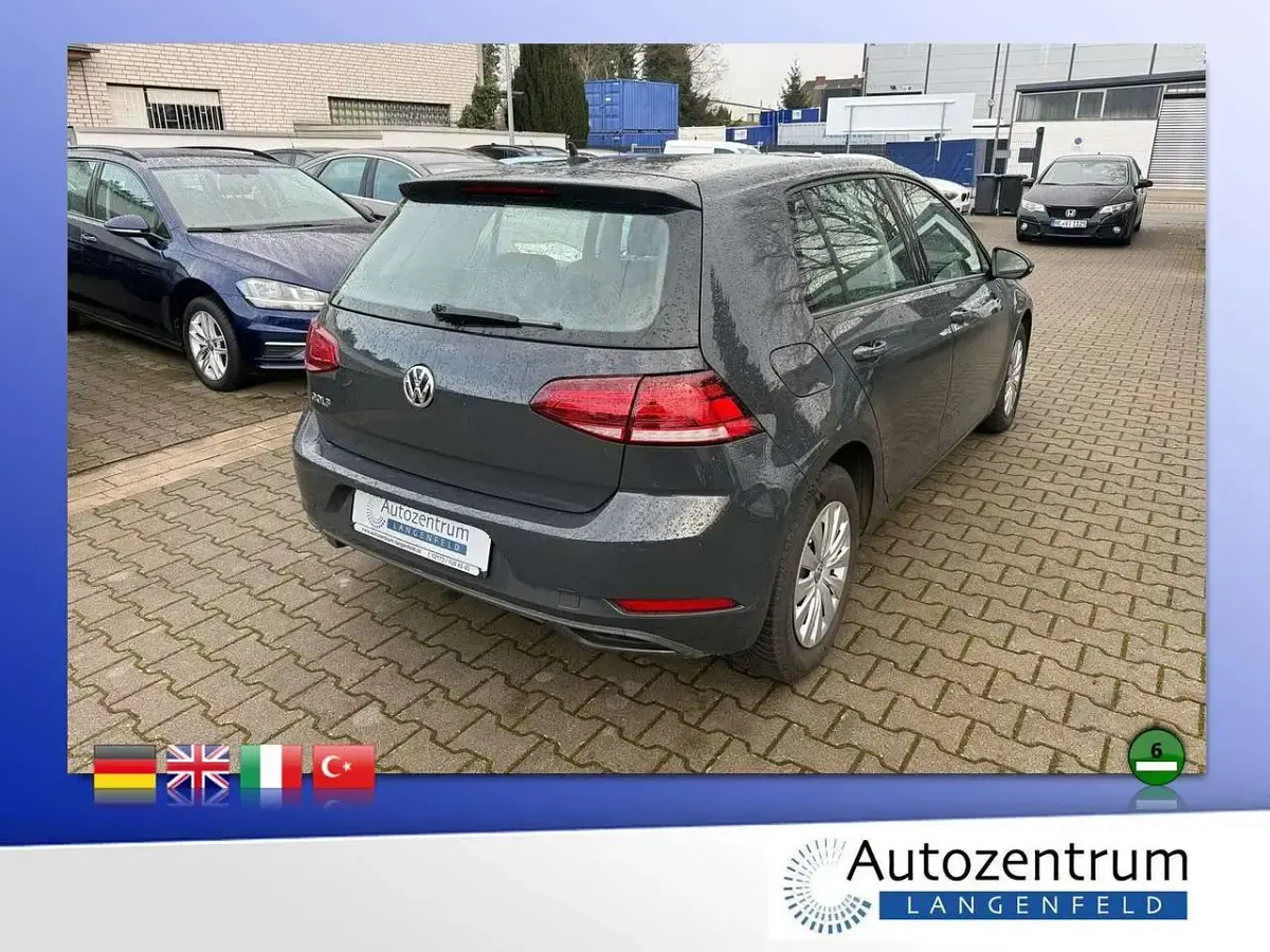 Gebraucht VW Golf VII Trendline 86 PS (63 kW) 2019 Grau Limousine