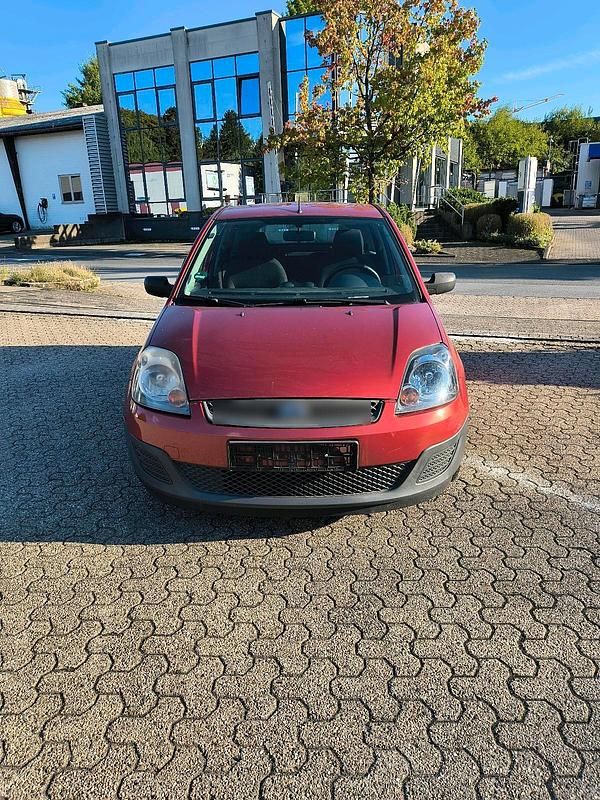 Rot Gebraucht 2006 Ford Fiesta Kleinwagen | 1.500 € (Fairer Preis) - Bild 1/4