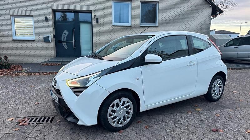 Weiß Gebraucht 2019 Toyota Aygo Kleinwagen | 6.200 € (Guter Preis) - Bild 1/4