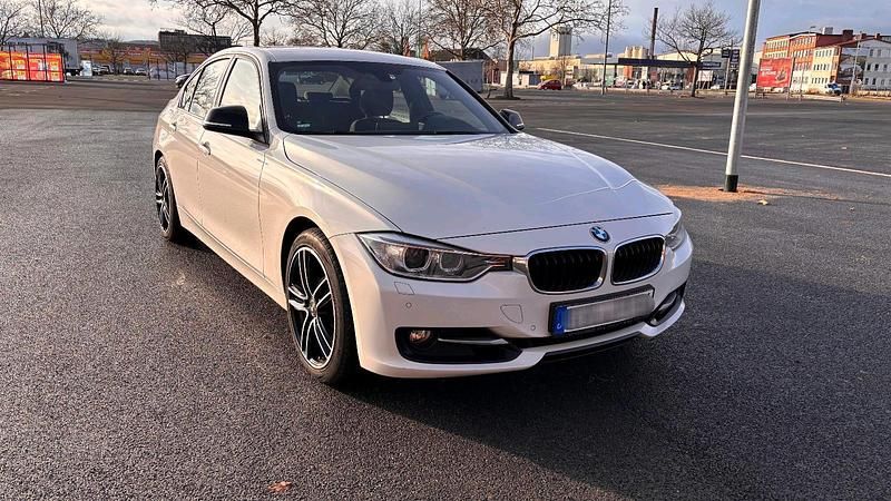 Gebraucht BMW 328 Sport Line 245 PS (180 kW) 2012 Weiß Limousine