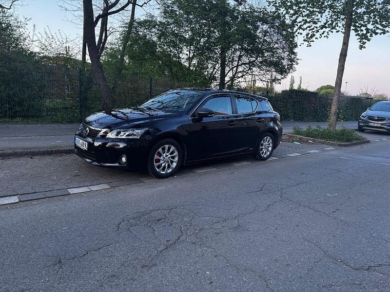 Schwarz Gebraucht 2012 Lexus CT200h Executive Line Limousine | 9.700 € (Guter Preis) - Bild 1/4