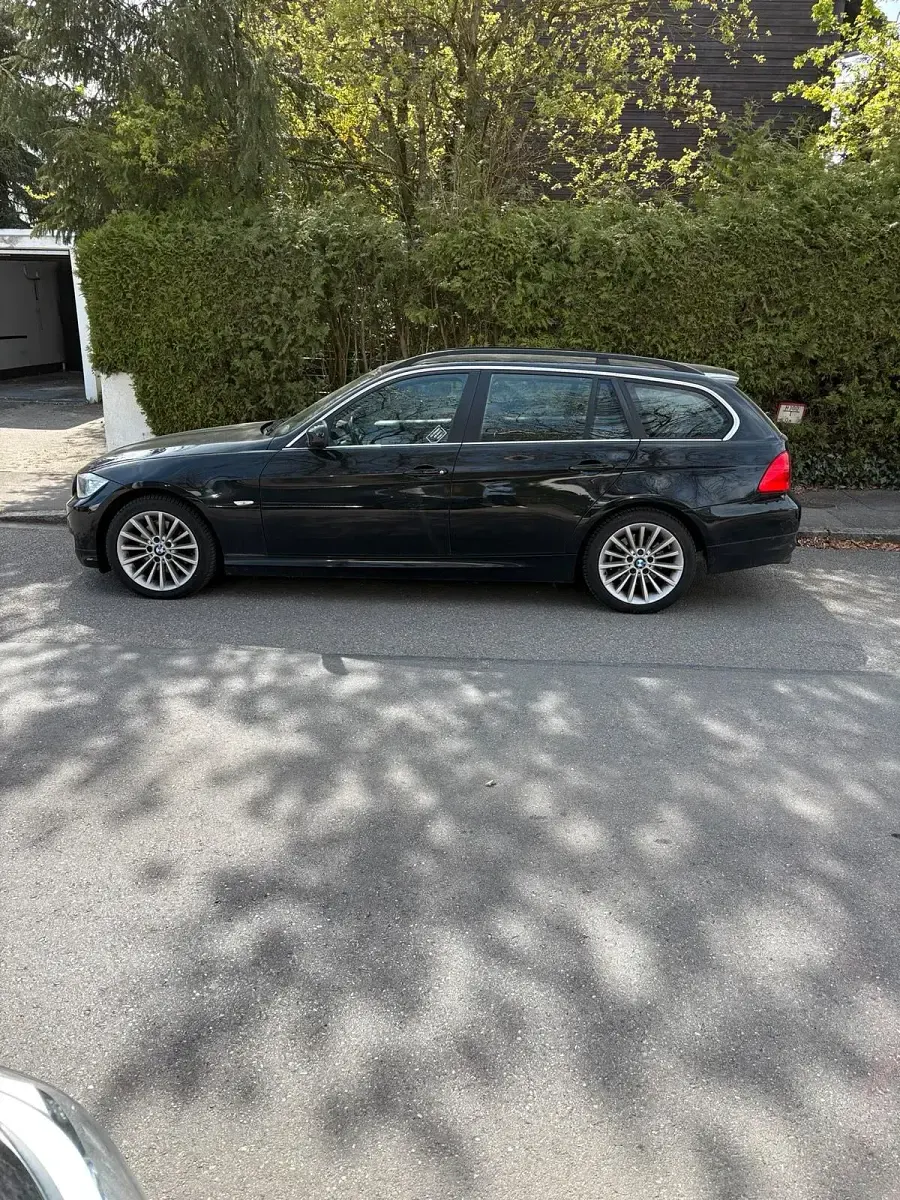 Second-hand BMW 320 170 CP (125 kW) 2009 Negru Break