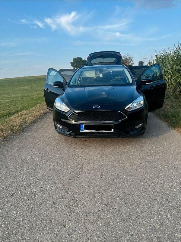 Schwarz Gebraucht 2016 Ford Focus Business Edition Kombi | 6.500 € (Superpreis) - Bild 1/4