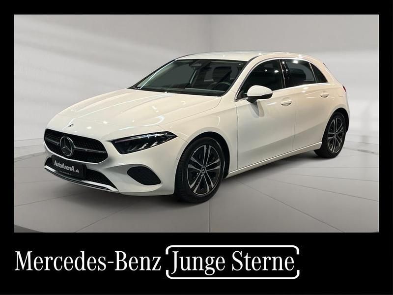 Weiß Gebraucht 2024 Mercedes A180 Progressive Limousine | 26.979 € (Guter Preis) - Bild 1/4