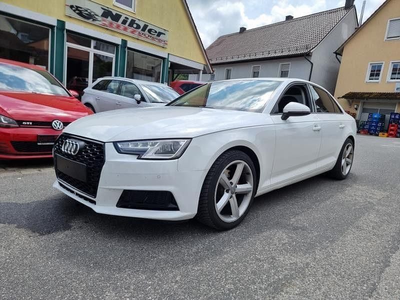 Weiß Gebraucht 2016 Audi A4 Comfort Limousine | 13.980 € (Fairer Preis) - Bild 1/4